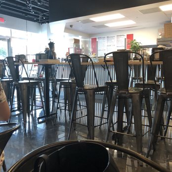 Pizza District - Modern interior, beautifully appointed, very clean - Pizza Near Me - Boca Raton, Florida