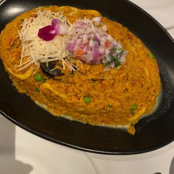 CVI.CHE 105 - Arroz Con Arroz Con Mariscos - Seafood Near Me - Miami Beach, Florida CVI.CHE 105 - Arroz Con Arroz Con Mariscos - Seafood Near Me - Miami Beach, Florida