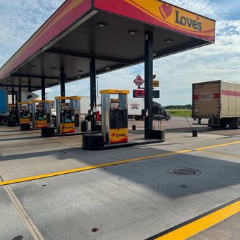 Love's Travel Stop - Gas Stations Near Me - Cameron, Missouri Love's Travel Stop - Gas Stations Near Me - Cameron, Missouri
