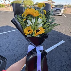 Argi's Flower Shop - Flowers