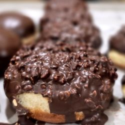 Mello - Chocolate Peanut Dipped