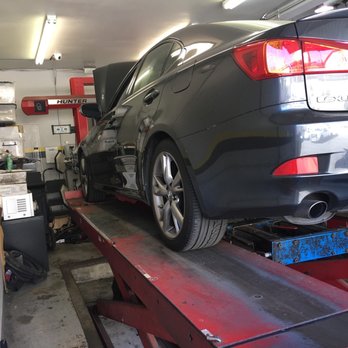 Lexology - Brakes and oil change - Auto Repair Near Me - Hermosa Beach, California