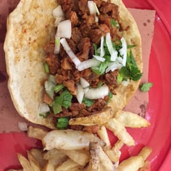 El Güero - Taco de cecina enchilada con papas