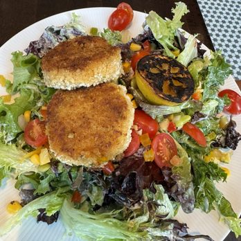 Bubba - Crab Cake Salad - Southern Near Me - Des Moines, Iowa