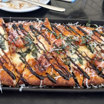 Meritage At Callaway - Margherita Flatbread Pizza - New American Near Me - Temecula, California