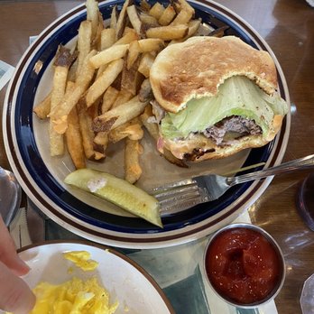 Roslyn Cafe - Lamb burger - American Near Me - Roslyn, Washington Roslyn Cafe - Lamb burger - American Near Me - Roslyn, Washington
