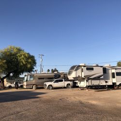 Palms Mobile Home RV Park - Park in April