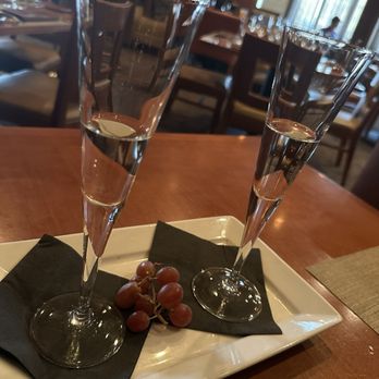 River Stone Chophouse - Champagne - Steakhouses Near Me - Suffolk, Virginia River Stone Chophouse - Champagne - Steakhouses Near Me - Suffolk, Virginia