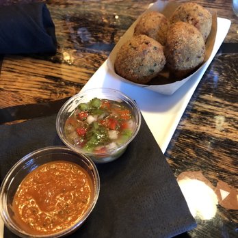 Ché O'Bryonville - Bombas - Tapas Bars Near Me - Cincinnati, Ohio Ché O'Bryonville - Bombas - Tapas Bars Near Me - Cincinnati, Ohio