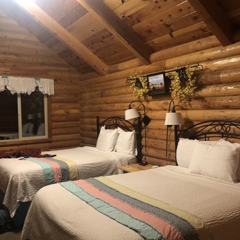 Bryce Canyon Log Cabins - Hotels Near Me - Tropic, Utah