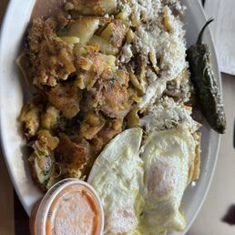 Green chilaquiles, very tasty and delicious Green chilaquiles, very tasty and delicious