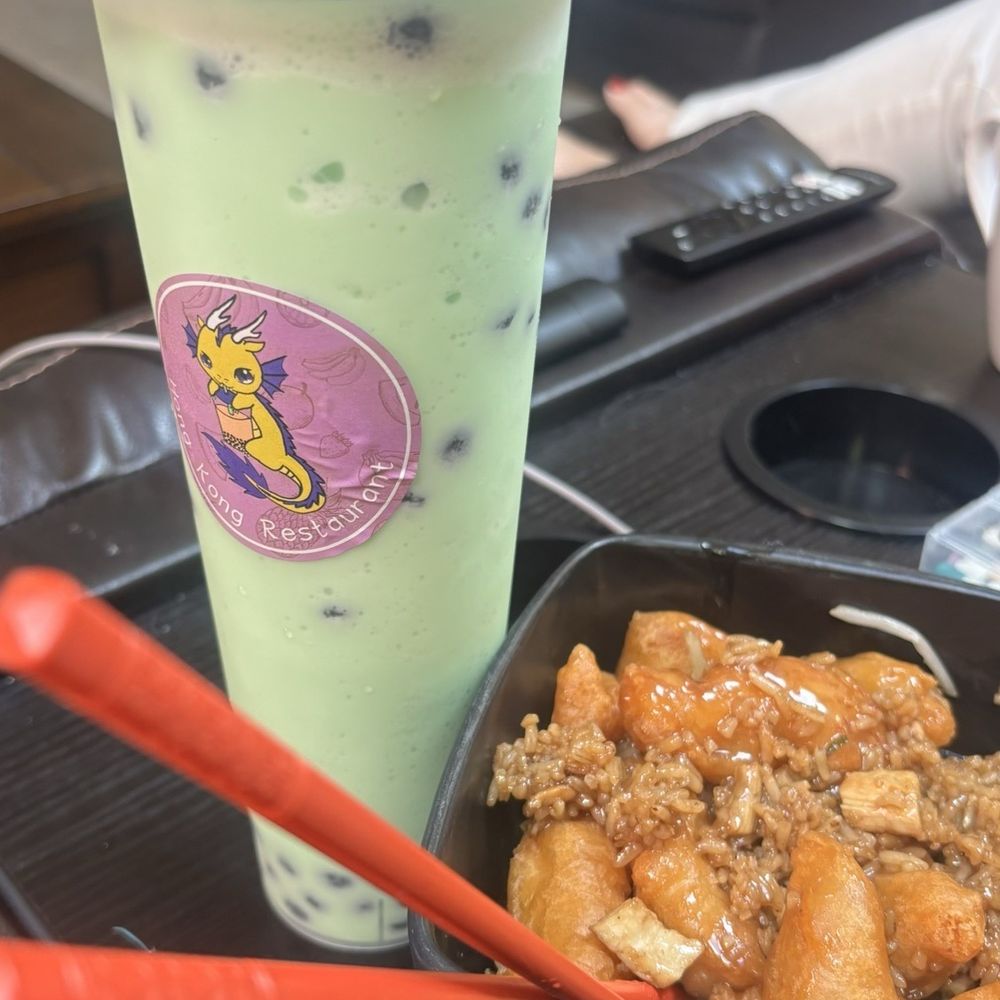 Hong Kong Restaurant - large honeydew smoothie and sweet and sour chicken with fried rice - Chinese Near Me - Aurora, Illinois Hong Kong Restaurant - large honeydew smoothie and sweet and sour chicken with fried rice - Chinese Near Me - Aurora, Illinois