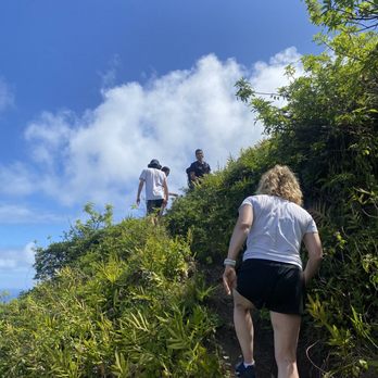 Adventure Guides Hawaii - Straight up the mountain - Tours Near Me Adventure Guides Hawaii - Straight up the mountain - Tours Near Me