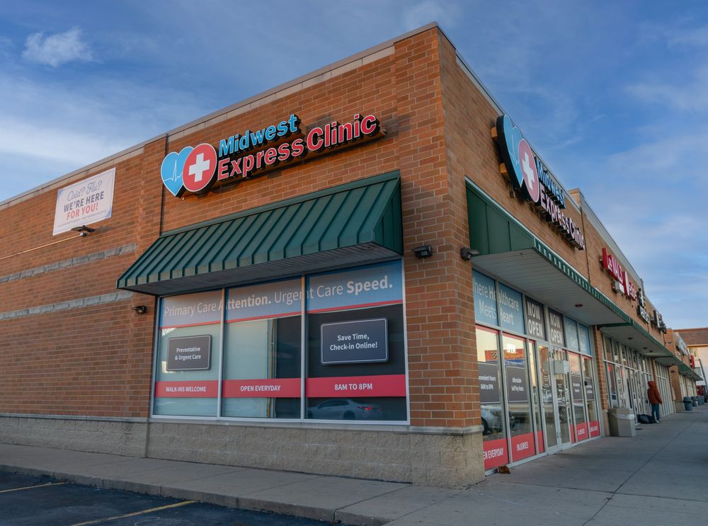 MIDWEST EXPRESS CLINIC Updated October 2024 13 Photos 12850 S