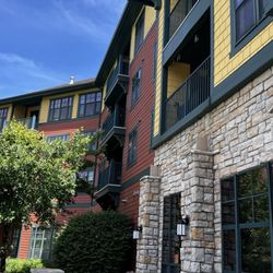 Appalachian Hotel - Pool view Balcony Condos