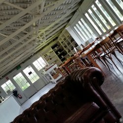 Lloyd Brothers - Cellar door with plenty of seating inside and out.