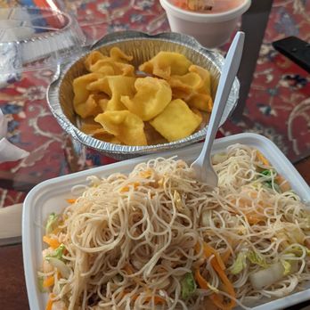 King Express - Shrimp Mei Fun and crab ragoons - Chinese Near Me - Williamsville, New York King Express - Shrimp Mei Fun and crab ragoons - Chinese Near Me - Williamsville, New York