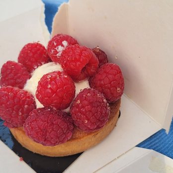 Artisan Boulanger Pâtissier - Raspberry tart - Bakeries Near Me - Paris, 75 Artisan Boulanger Pâtissier - Raspberry tart - Bakeries Near Me - Paris, 75