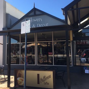 Rambling Rose - Florists Near Me - Benalla, VIC Rambling Rose - Florists Near Me - Benalla, VIC