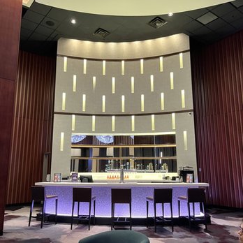 Showcase SuperLux Chestnut Hill - Cinema Near Me - Newton, Massachusetts