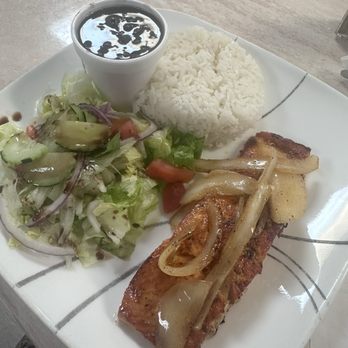 Seaman's Cafe - Salmon fillet plate - Cafes Near Me - Miami, Florida Seaman's Cafe - Salmon fillet plate - Cafes Near Me - Miami, Florida