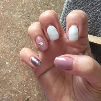 Wild Roots Style - Note how bumpy & not smooth the gel is on my nails. Bumpy & void of bling. I paid $50 for this. - Accessories Near Me - Tehachapi, California