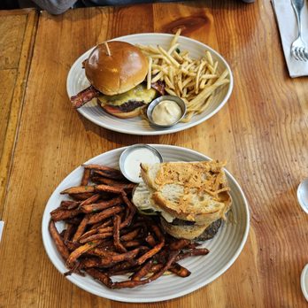 Simmzy's - American Near Me - Manhattan Beach, California Simmzy's - American Near Me - Manhattan Beach, California