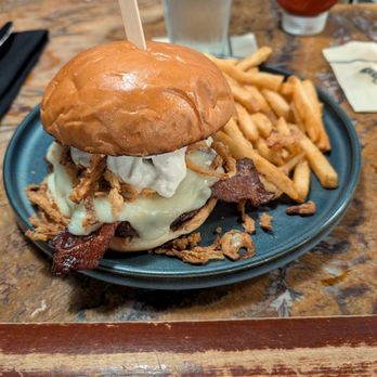 The Tap Room at Dubsdread - Steakhouse Burger - American Near Me - Orlando, Florida The Tap Room at Dubsdread - Steakhouse Burger - American Near Me - Orlando, Florida