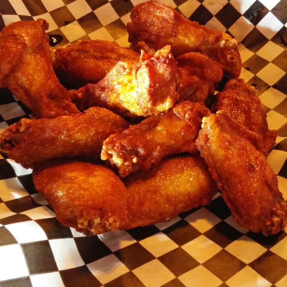 BLVD Bar & Grill - 1lb chicken wings 13$ (~12 wings), standard n tasty no complaints (49 cent wings on Thursdays) - Bars Near Me - Châteauguay, Quebec BLVD Bar & Grill - 1lb chicken wings 13$ (~12 wings), standard n tasty no complaints (49 cent wings on Thursdays) - Bars Near Me - Châteauguay, Quebec