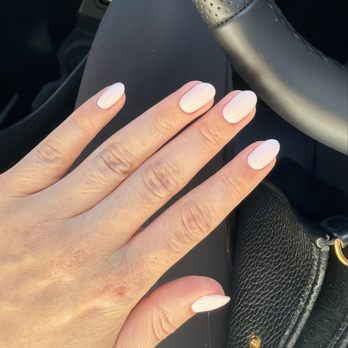 Lugali Beauty Lounge - Nail Salons Near Me - Glendale, California