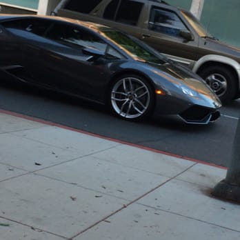 Burger Lounge - Car watching - Burgers Near Me - Beverly Hills, California Burger Lounge - Car watching - Burgers Near Me - Beverly Hills, California