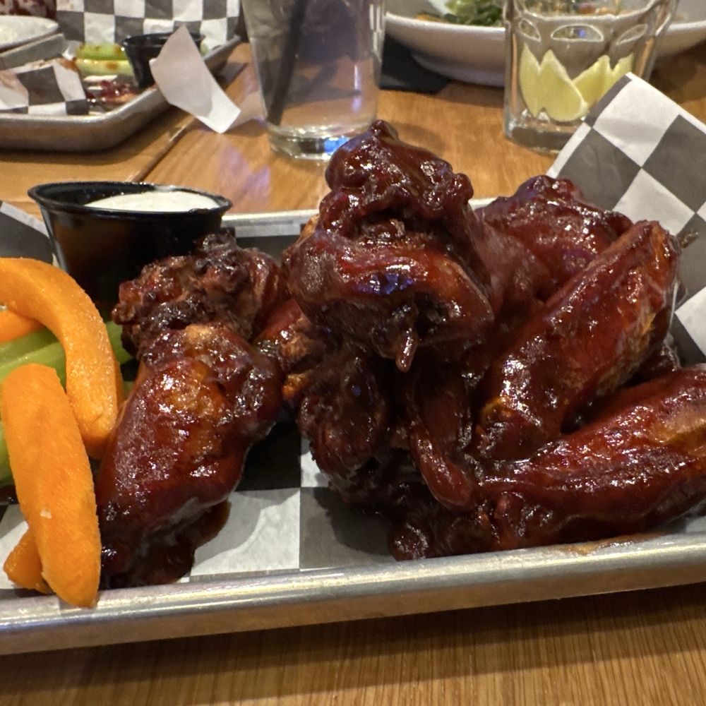 12th Street Tavern - Buffalo wings - Sports Bars Near Me - Albuquerque, New Mexico