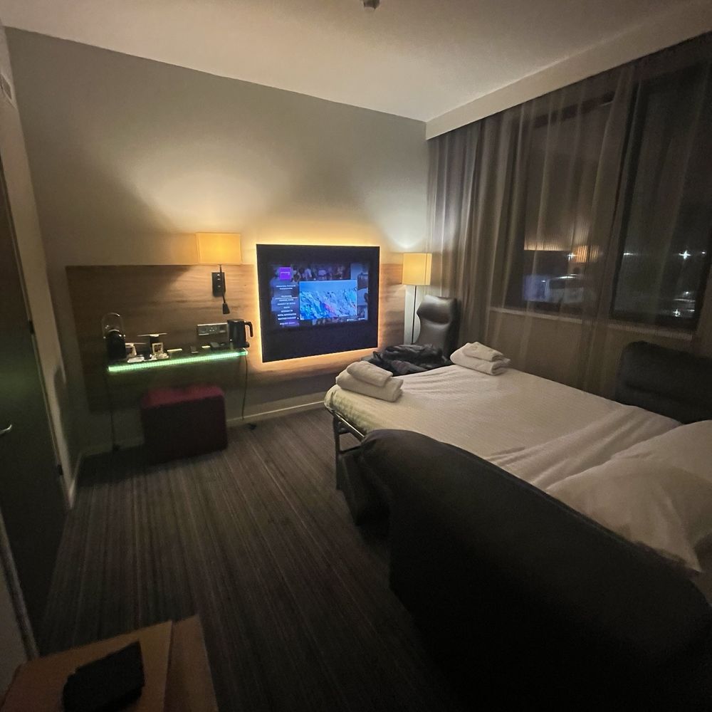 Moxy London Heathrow Airport - Room two - Hotels Near Me - Hounslow, XGL Moxy London Heathrow Airport - Room two - Hotels Near Me - Hounslow, XGL
