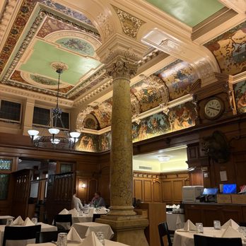 Zum Kropf - Main dining hall. - Swiss Food Near Me - Zürich, ZH Zum Kropf - Main dining hall. - Swiss Food Near Me - Zürich, ZH
