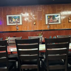 Thai & Lao Bistro - Inside