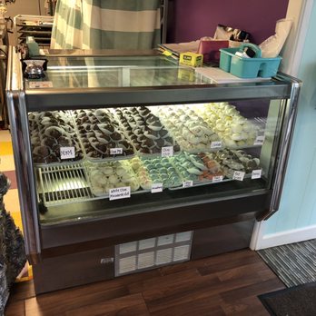 Amy's Custom Cakery - a display case full of cakes - Custom Cakes Near Me - Dover, Pennsylvania