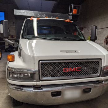 Trident Auto Glass - GMC truck Windshield replacement - Auto Glass Services Near Me - Markham, Ontario