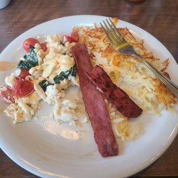Denny's - Breakfast & Brunch Near Me - Poulsbo, Washington