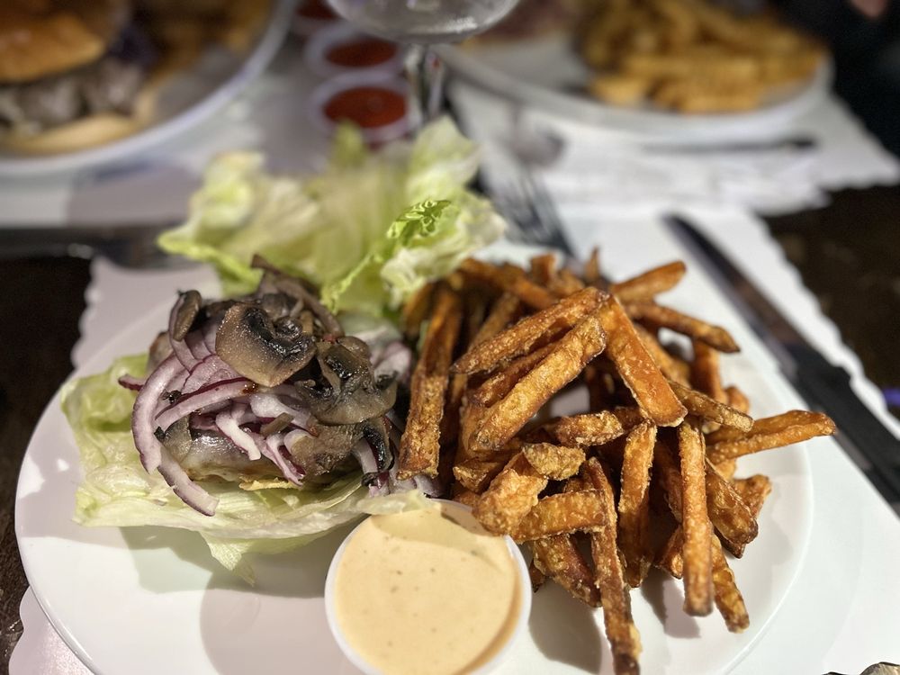 Nugent's Tavern Irish Pub & Grill