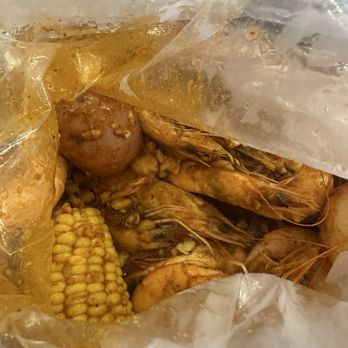 Cajun Crackn - 1 Pound of Shrimp with Corn and Potatoes HEAD ON - Seafood Near Me - Pittsburg, California