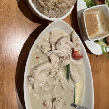 SEAK - Green Curry with chicken - Vietnamese Near Me - Edgewater, New Jersey