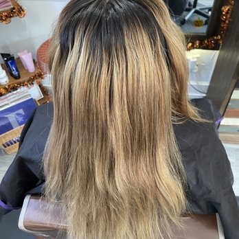 Petite Blossom Salon - Hair Stylists Near Me - Chula Vista, California