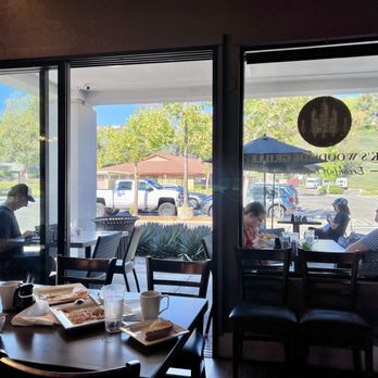Jack’s Woodside Grille - Outdoor patio seating. The table kind of blocks that opening. - Breakfast & Brunch Near Me - Laguna Niguel, California