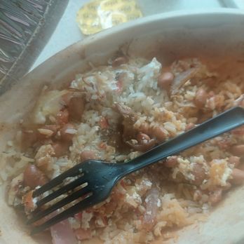 Chipotle Mexican Grill - This was a burrito bowl with shredded steak. Where is the meat? - Mexican Near Me - Evergreen Park, Illinois