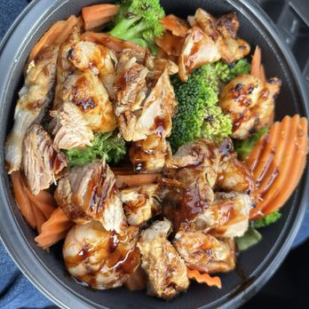 WaBa Grill - Chicken & Shrimp Veggie Bowl - Asian Fusion Near Me - Las Vegas, Nevada