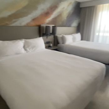 Torrance Marriott Redondo Beach - Hardwood floors nice and comfortable bed - Hotels Near Me - Torrance, California Torrance Marriott Redondo Beach - Hardwood floors nice and comfortable bed - Hotels Near Me - Torrance, California