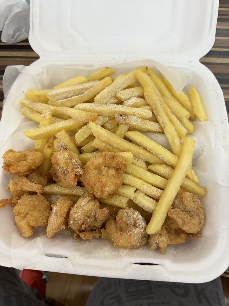 FRYLAND SEAFOOD AND WINGS 1000 Southlake Cir, Morrow, Food