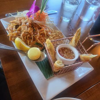 Torsap Thai Kitchen - Lunch menu! Chicken pad thai with crispy spring rolls and a macaron. - Thai Near Me - Walnut Creek, California Torsap Thai Kitchen - Lunch menu! Chicken pad thai with crispy spring rolls and a macaron. - Thai Near Me - Walnut Creek, California