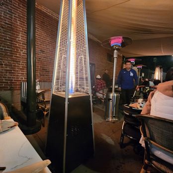 Dos Besos - Nice outdoor seating - Spanish Near Me - Pasadena, California