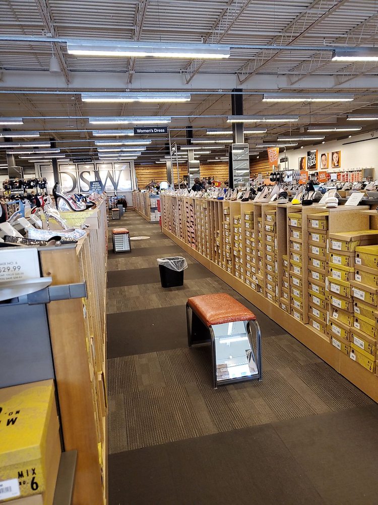 DSW DESIGNER SHOE WAREHOUSE 14 Photos 3635 28th St NE, Grand Rapids